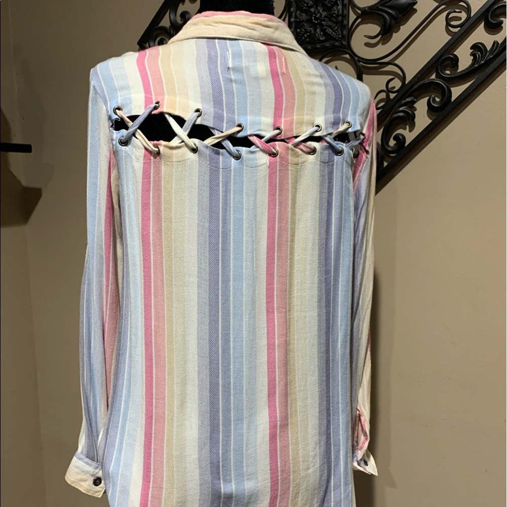 M.Fredric button down blouse!👚